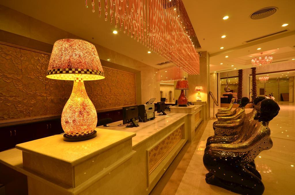 Huangma Holiday Hotel Haikou  Exteriör bild