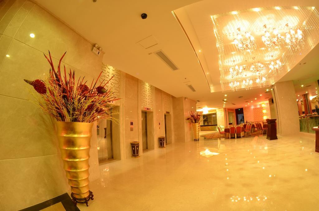 Huangma Holiday Hotel Haikou  Exteriör bild