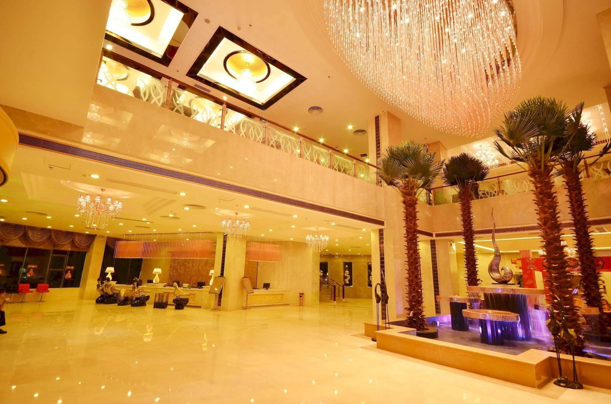 Huangma Holiday Hotel Haikou  Exteriör bild
